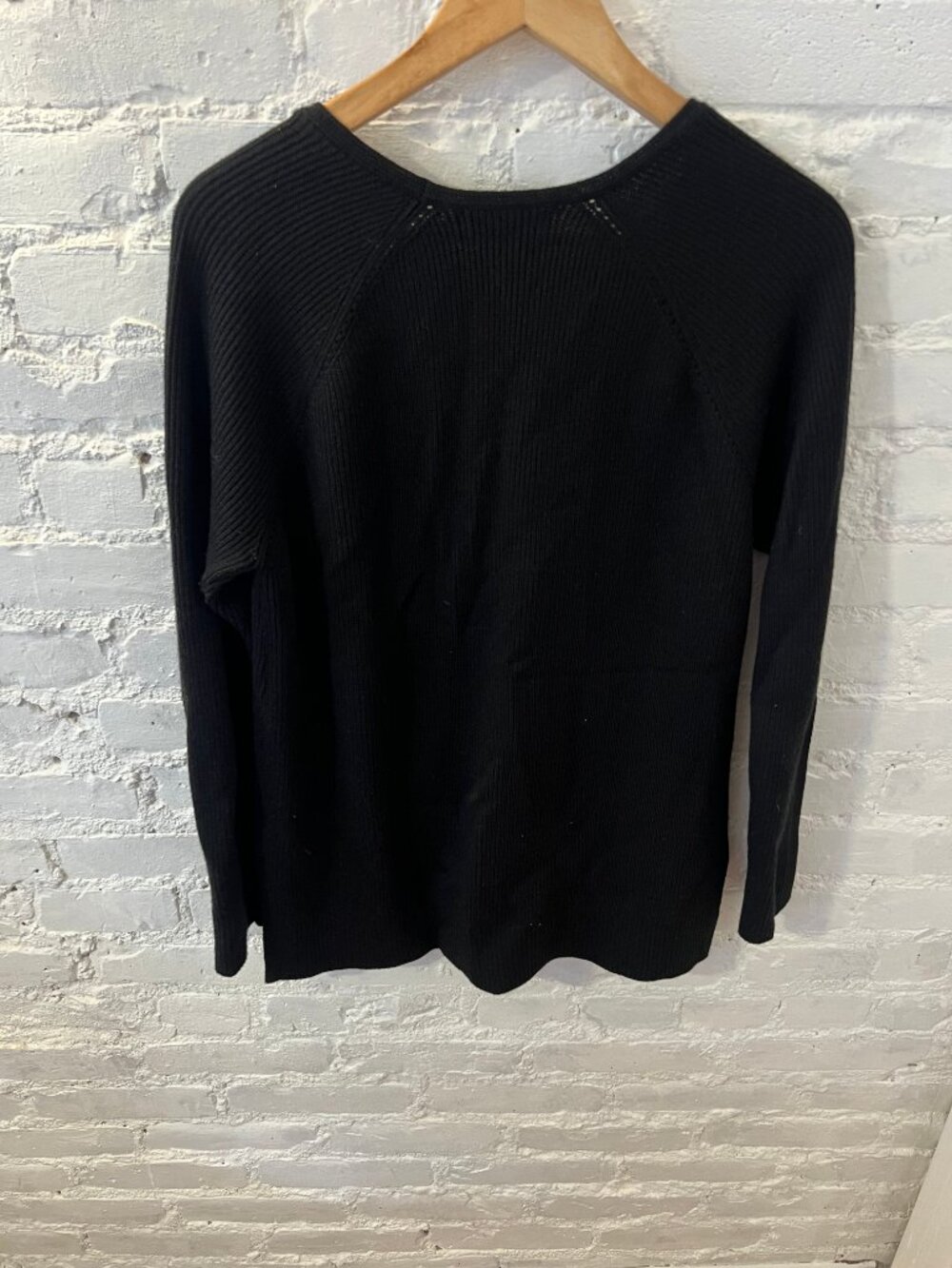 Athleta Women's Knitted Hanover V-Neck Sweater Long Sleeves Black Size Medium - Picture 5 of 6